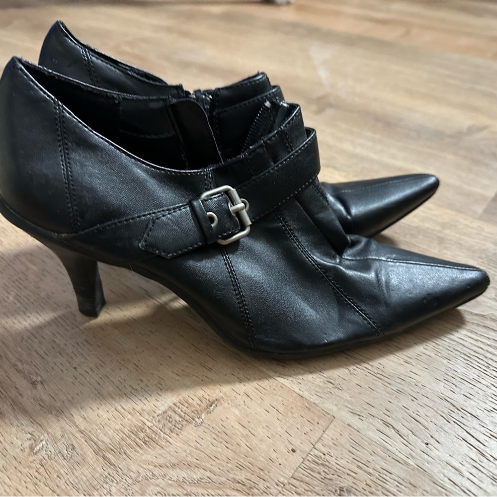 Gently used Kenneth Cole Reaction heeled booties. As is.